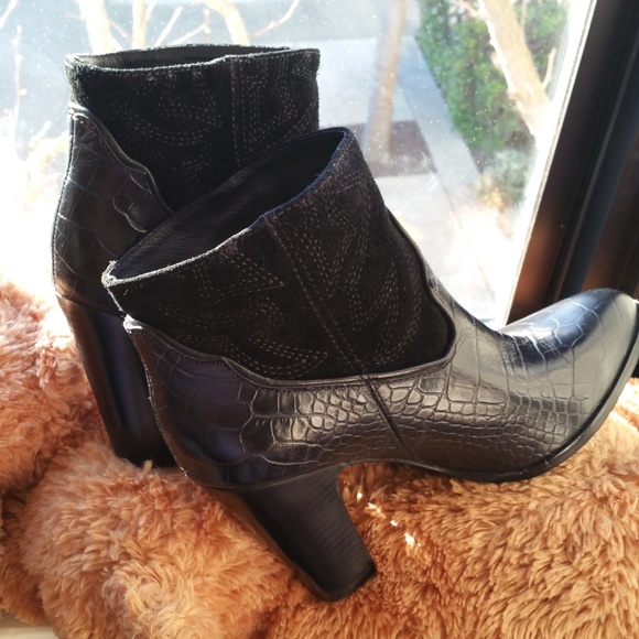 Matisse💯 Authentic Shoes - Matisse Black Leather & Suede bootie in box